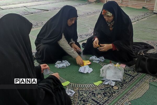 برگزاری طرح لاله‌های روشن در هنرستان دخترانه پردیس