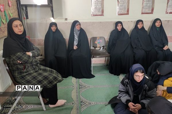 برگزاری طرح لاله‌های روشن در هنرستان دخترانه پردیس