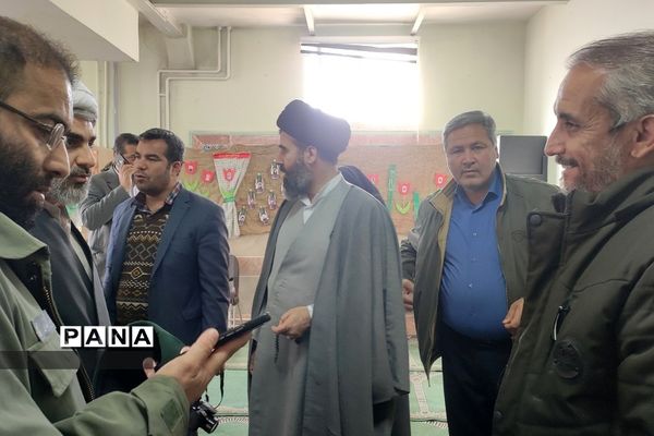 برگزاری طرح لاله‌های روشن در هنرستان دخترانه پردیس