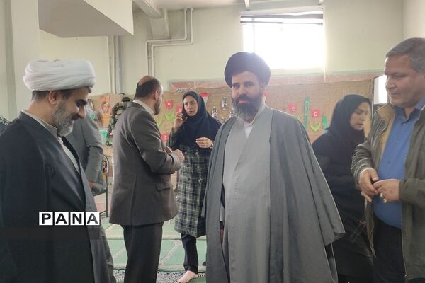 برگزاری طرح لاله‌های روشن در هنرستان دخترانه پردیس