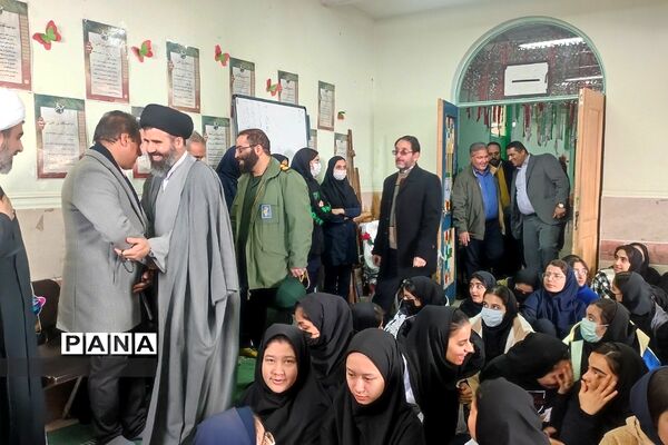 برگزاری طرح لاله‌های روشن در هنرستان دخترانه پردیس