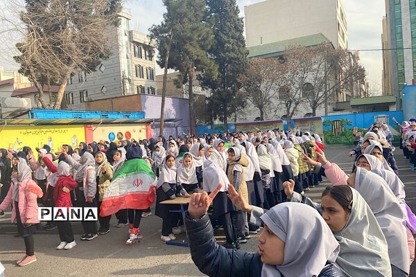 برگزاری مراسم بزرگداشت در آستانه چهارمین سالروز شهادت سردار سلیمانی در مدارس ناحیه یک شهرری