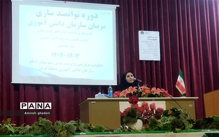 بیداری و هوشیاری در تربیت فرزندانمان وظیفه اصلی در عصر جنگ رسانه است