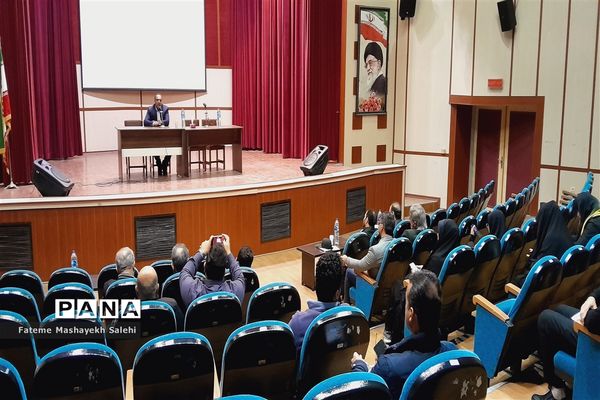 جلسه توجیهی مسئولان با خبرنگاران در راستای انتخابات