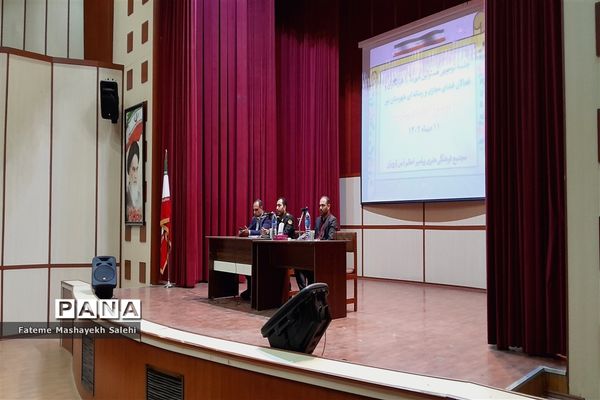 جلسه توجیهی مسئولان با خبرنگاران در راستای انتخابات