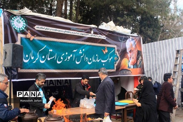 حال و هوای گلزار شهدا کرمان در چهارمین سالگرد شهادت حاج قاسم سلیمانی