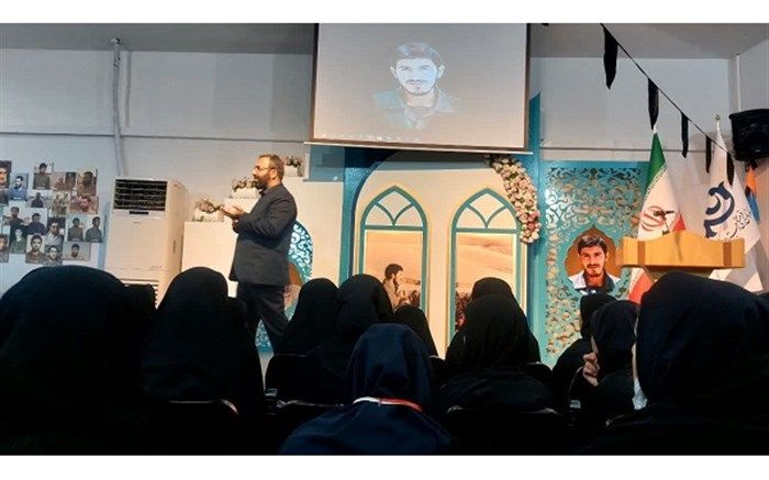 بازدید دانش‌آموزان دبستان پیروزی قم از خانه‌موزه شهیدان زین الدین