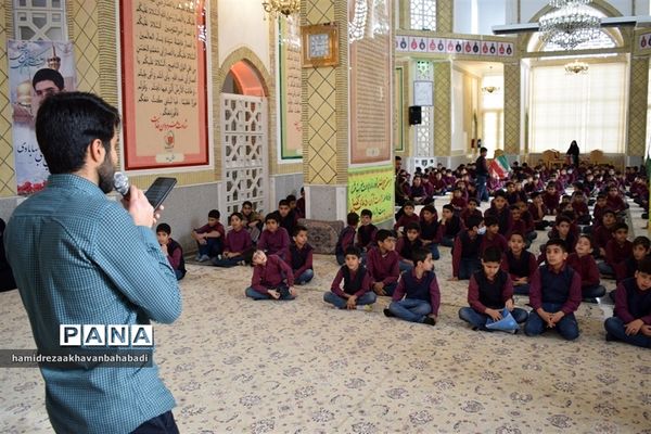 اجتماع دانش‌آموزی فرزندان حاج قاسم سلیمانی در بهاباد