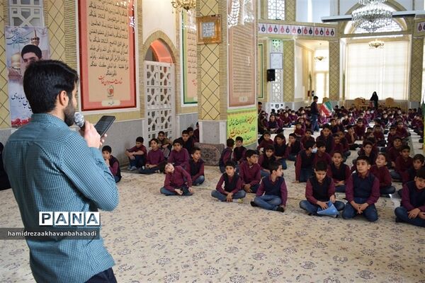 اجتماع دانش‌آموزی فرزندان حاج قاسم سلیمانی در بهاباد
