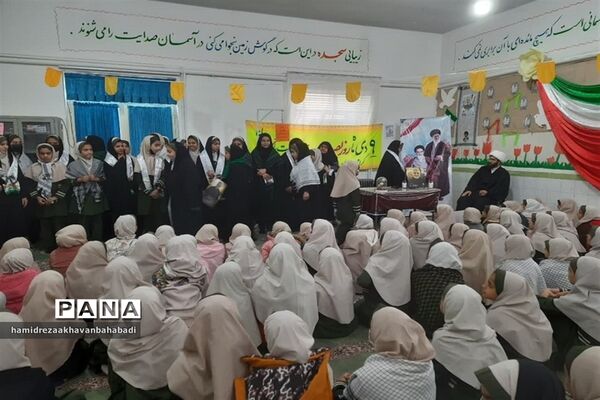اجتماع دانش‌آموزی فرزندان حاج قاسم سلیمانی در بهاباد
