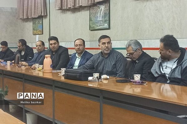 برگزاری جلسه مشاوران در دبستان موجانی ناحیه دو شهرری