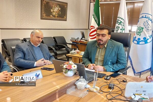 جلسه مسئولان سازمان‌های دانش‌آموزی مناطق 59 گانه فارس