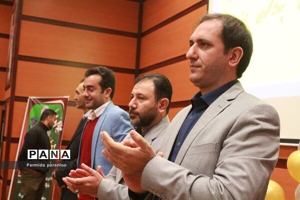 تجلیل و تقدیر از قهرمانان و مدال آوران عرصه ورزشی در سالن سجادیه بهارستان دو