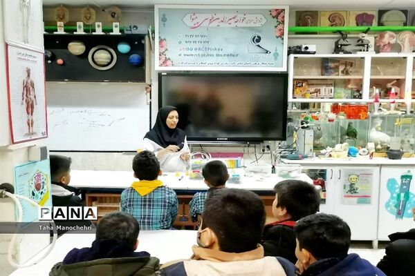 اردوی علمی دانش‌آموزان آموزشگاه علامه‌طباطبایی به پژوهشسرای خواجه نصیر شهرستان پیشوا