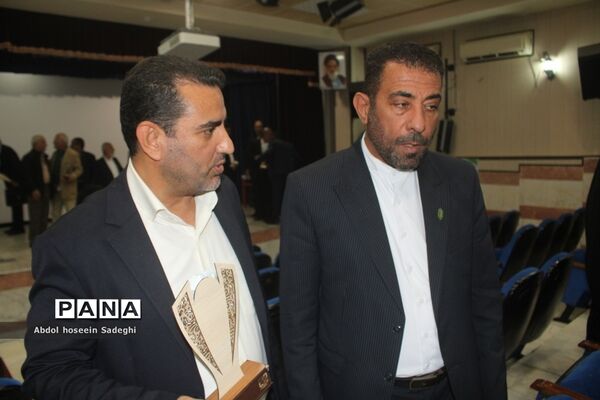 تجلیل از جهادگران عرصه سوادآموزی اداره کل آموزش و پرورش استان بوشهر