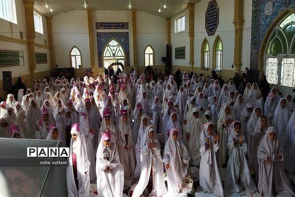 جشن عبادت دانش‌آموزان دختر شهرستان سروستان