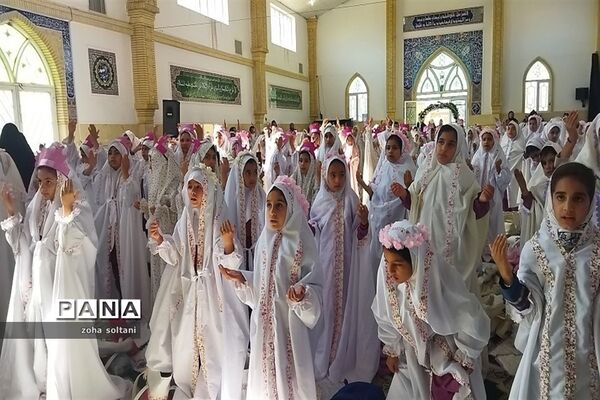 جشن عبادت دانش‌آموزان دختر شهرستان سروستان