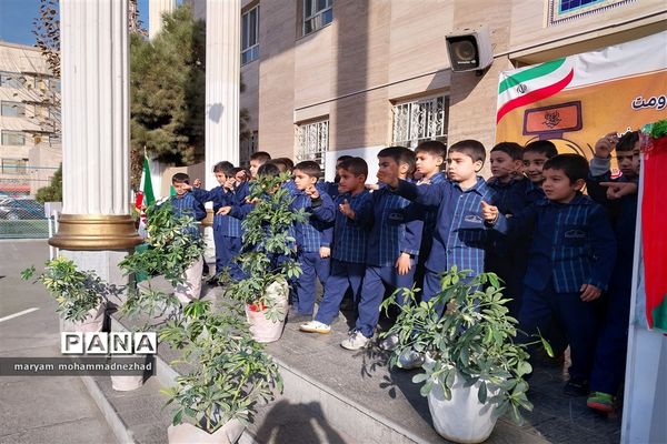 آیین نواختن زنگ مقاومت در مدارس ابتدایی خراسان رضوی