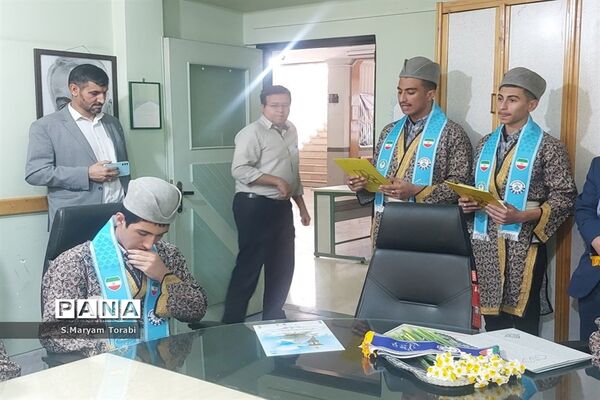 نکوداشت هفته گزینش توسط دانش‌آموزان پیشتاز سازمان دانش‌آموزی فارس