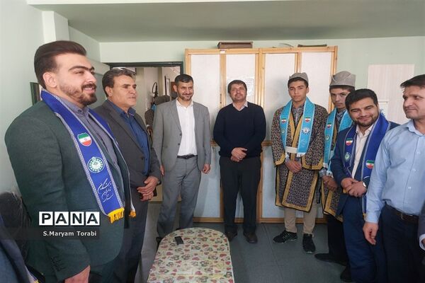 نکوداشت هفته گزینش توسط دانش‌آموزان پیشتاز سازمان دانش‌آموزی فارس