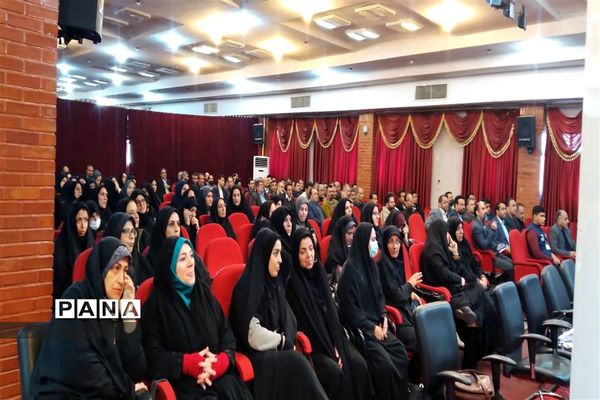 نشست کیفیت بخشی ویژه مدیران مدارس دولتی ورامین و جوادآباد