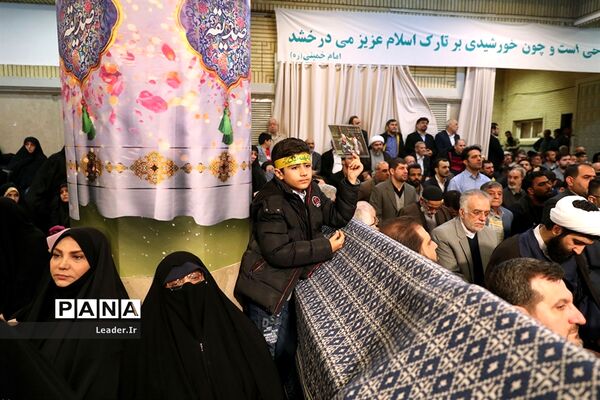 دیدار مداحان و شاعران اهل بیت‌(ع) با رهبر معظم انقلاب