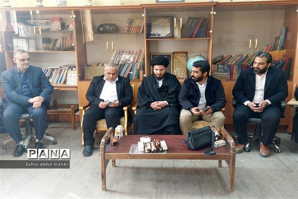 تقدیر از خانواده‌های شهدای ده دی منطقه ورامین