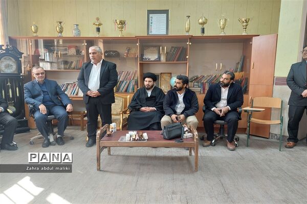 تقدیر از خانواده‌های شهدای ده دی منطقه ورامین