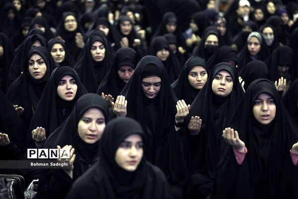 تشییع پیکر شهیده فائزه رحیمی در پردیس نسیبه دانشگاه فرهنگیان