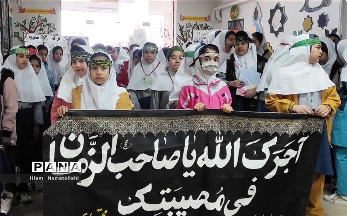 ‌دانش‌آموزان‌ آباده یاد و خاطره شهدای حادثه تروریستی را گرامی داشتند