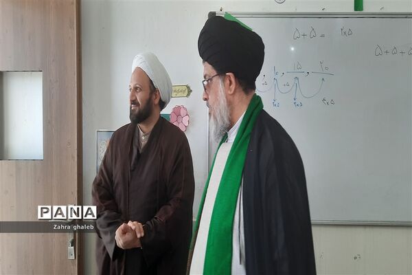 بازدید امام جمعه شهرستان بافق از آموزشگاه هفده شهریور