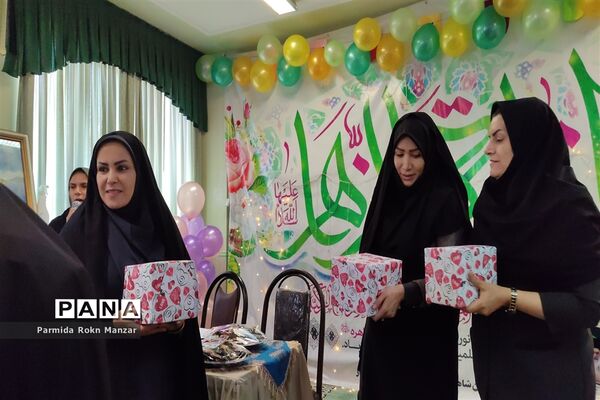 جشن میلاد حضرت زهرا(س) درآموزشگاه شاهد فاطمه الزهرا(س) شیراز