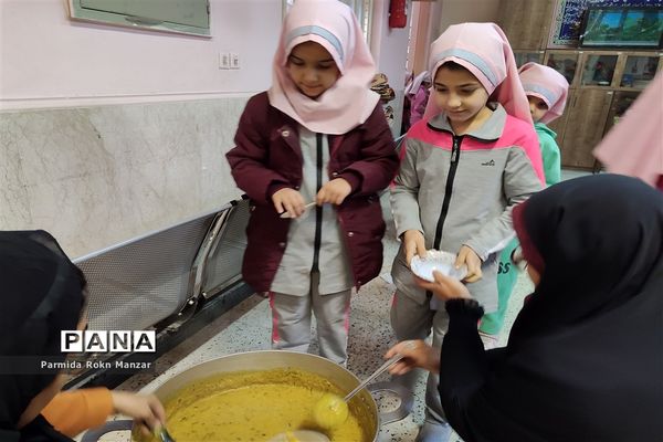 برپایی سفره حضرت زهرا(س) در آموزشگاه شاهد فاطمه الزهرا (س)