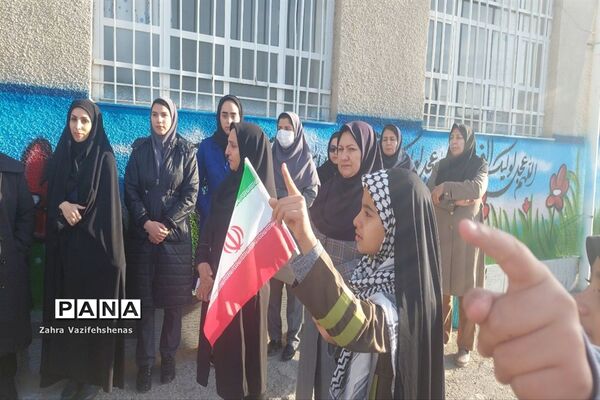نواختن زنگ مقاومت و بصیرت در دبستان شهید خاکشور زیارت شهرستان شیروان