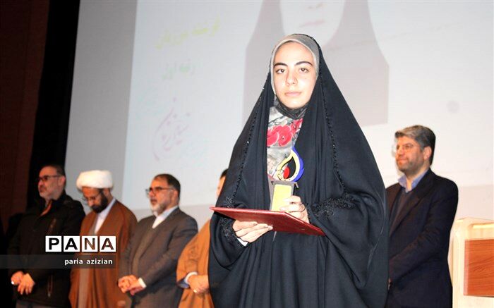 دانش‌آموزخبرنگار لرستانی مقام برتر جشنواره زنان تمدن‌ساز را کسب کرد