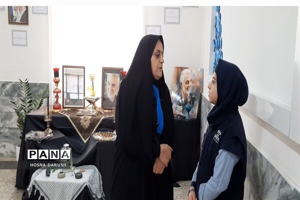 نواختن زنگ ایثار در دبستان شهدای فرهنگی