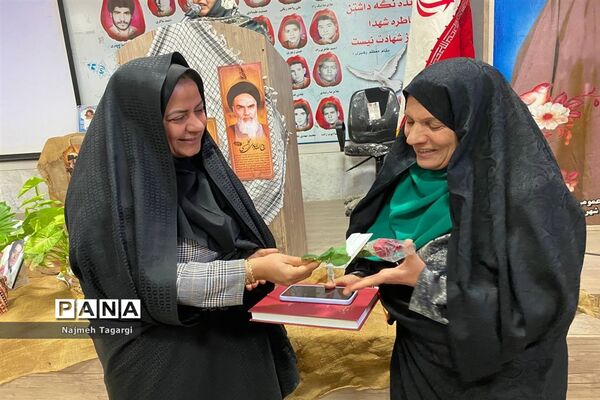 اجتماع بانوان فرهنگی به‌مناسبت ولادت حضرت زهرا(س) و تقارن با سالگرد شهادت سردار حاج قاسم سلیمانی