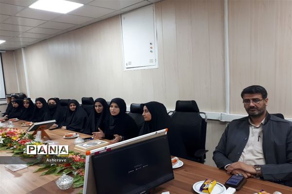 تقدیر از بانوان شاغل در مدیریت آموزش و پرورش شهرستان شادگان به‌مناسبت سالروز میلاد حضرت فاطمه (س) و روز زن