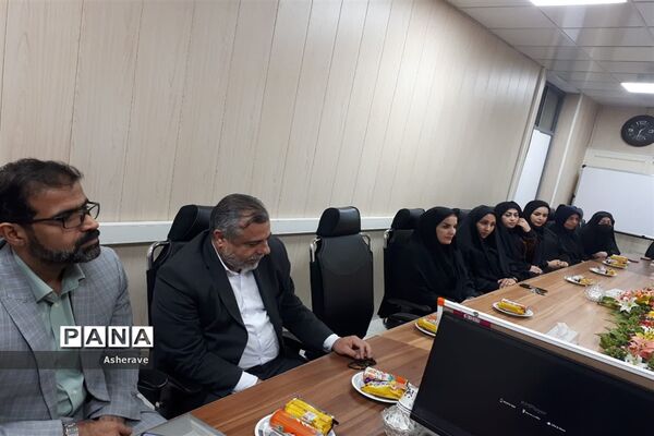 تقدیر از بانوان شاغل در مدیریت آموزش و پرورش شهرستان شادگان به‌مناسبت سالروز میلاد حضرت فاطمه (س) و روز زن