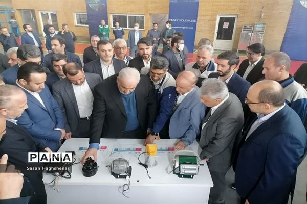بازدید وزیر صنعت،معدن و تجارت از واحدهای صنعتی اسلامشهر