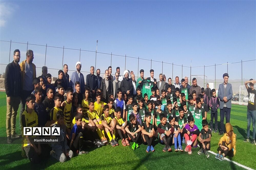افتتاحیه ی چمن مصنوعی روستای ارغا ی خلیل اباد