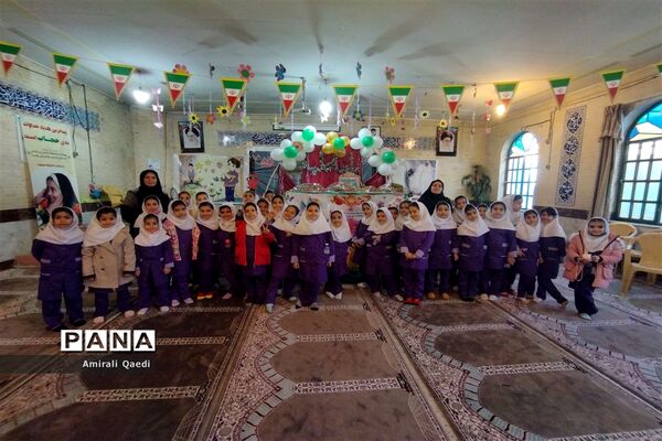 جشن میلاد حضرت زهرا(س) در دبستان های ناحیه 3 شیراز
