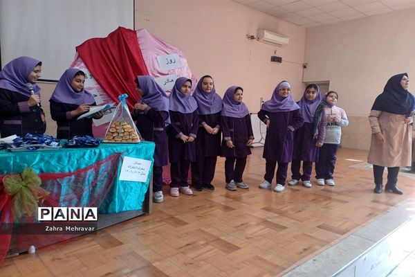 جشن میلاد حضرت زهرا(س) در دبستان معارف 6 ناحیه 3