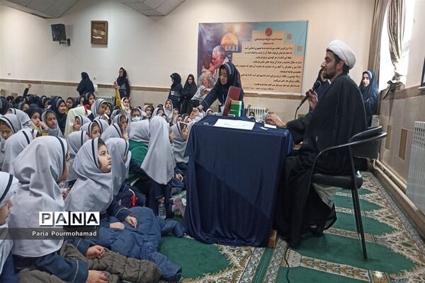 مراسم بزرگداشت حاج قاسم سلیمانی در مدرسه کوثر ناحیه 2 مشهد