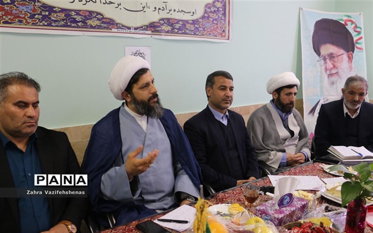 دانش آموزان را همکار فرهنگی و تربیتی خودمان کنیم