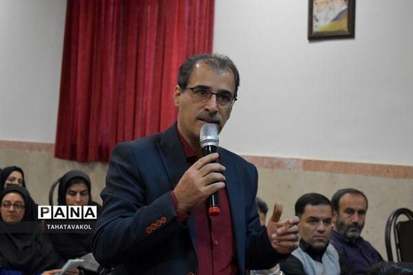 سلسله نشست‌های تعاملی مدیرکل آموزش و پرورش شهرستان‌های استان تهران  با مدارس دولتی ۱۴ دی در شهرستان پردیس