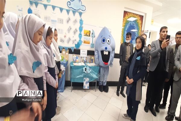 بازدید و تجربه‌گردانی مدیران شهرستان صالح آباد  ازفعالیت‌های دبستان عذرا پور شهریاری