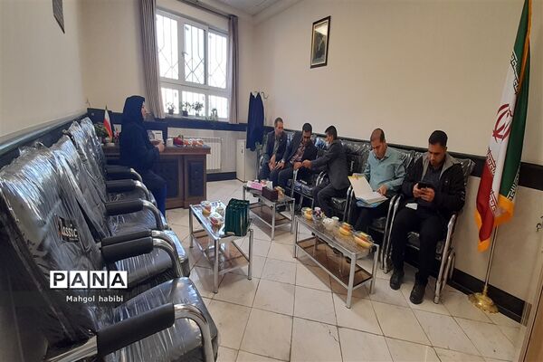 بازدید و تجربه‌گردانی مدیران شهرستان صالح آباد  ازفعالیت‌های دبستان عذرا پور شهریاری