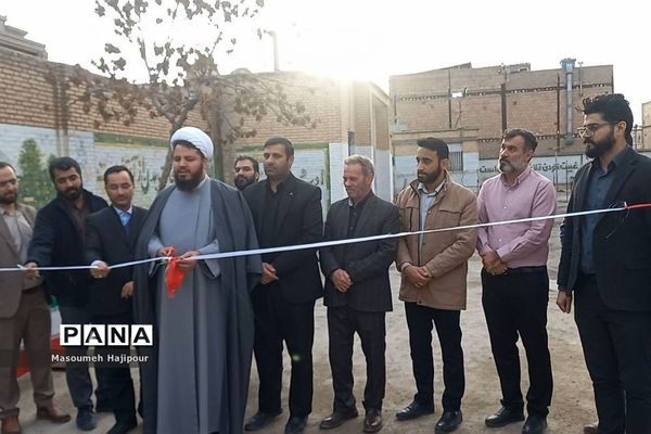آیین افتتاح زمین چمن مصنوعی هنرستان امام خمینی(ره) خیرآباد در شهرستان ورامین