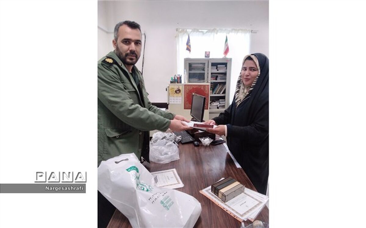 قدردانی فرمانده بسیج شهید‌رجایی از بانوان فعال و شاغل در شهر زیارت